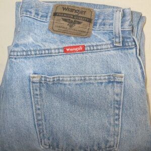 Wrangler Men's Light Blue Relaxed Jeans